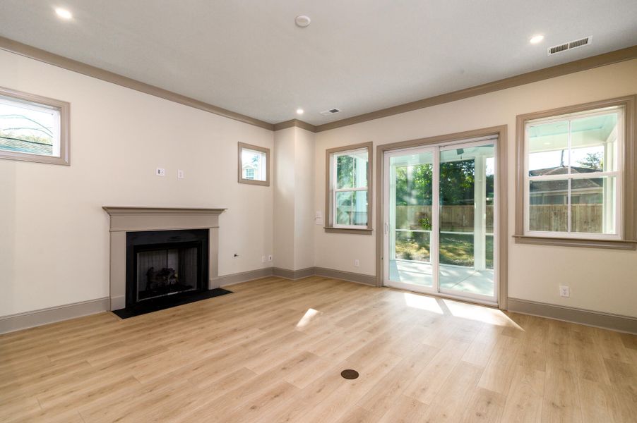 Spacious, unfurnished interior of a new home in , Charleston (Image 31).
