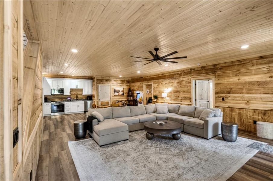 Image 47 of a home in .