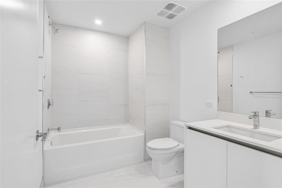 Bathroom #3 Tub