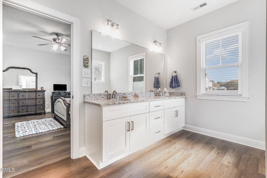 022_img_8945-edit_864