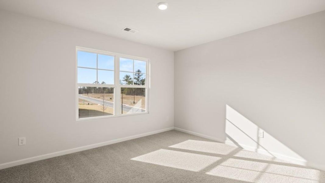 Spacious, unfurnished interior of a new home in Fairway 17 at Mirror Lake, Villa Rica (Image 13).