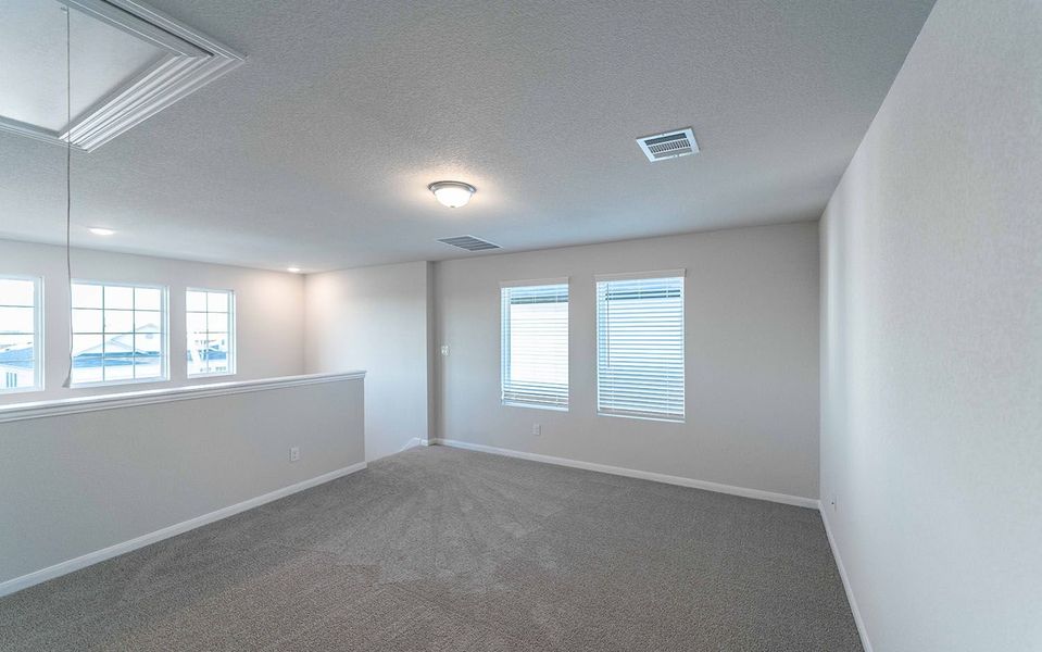 Spacious, unfurnished interior of a new home in Sunset Oaks, Maxwell (Image 11).