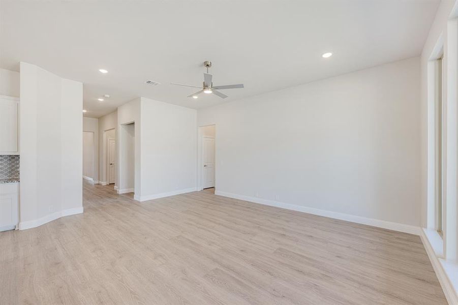 Spacious, unfurnished interior of a new home in Arcadia Trails Classic 50, Balch Springs (Image 25). Spacious, unfurnished interior of a new home in Arcadia Trails Classic 50, Balch Springs (Image 25).