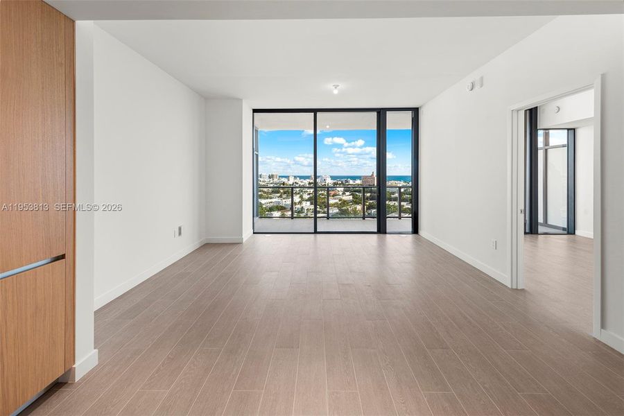 Spacious, unfurnished interior of a new home in Five Park, Miami Beach (Image 8).