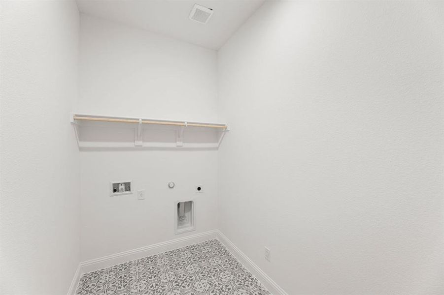 Spacious, unfurnished interior of a new home in Vista Point - Phase 1, Grandview (Image 18).