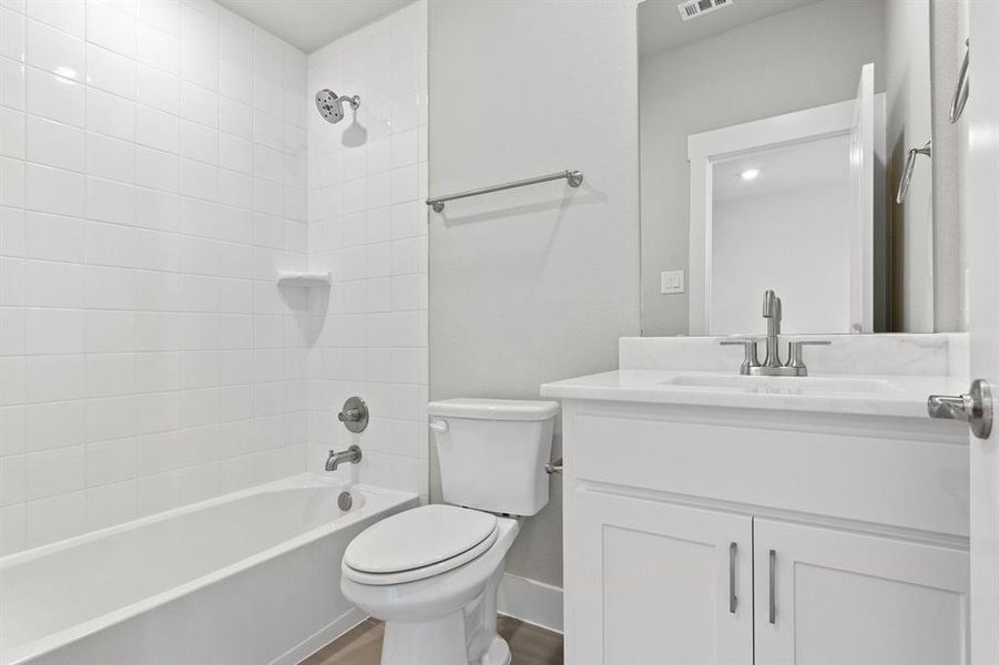 030-8517DelRioTrail-Rowlett-TX-75089-Bathroom3.jpg-SMALL