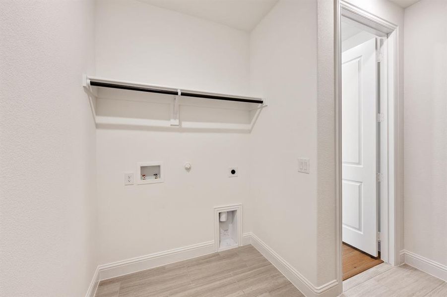 Spacious, unfurnished interior of a new home in Bear Creek Classic 60, Lavon (Image 25). Spacious, unfurnished interior of a new home in Bear Creek Classic 60, Lavon (Image 25).