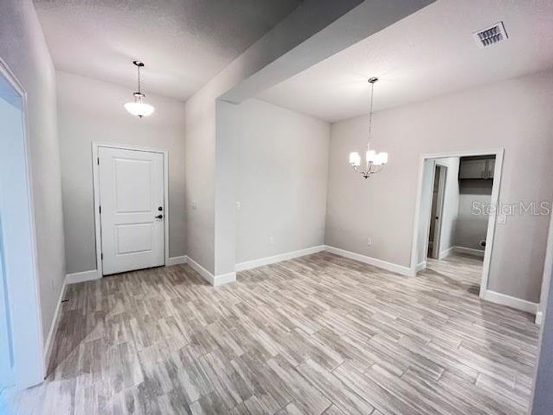 Spacious, unfurnished interior of a new home in Abbey Glen, Dade City (Image 8).