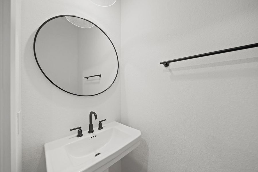 Half bath (*Photo not of actual home and used for illustration purposes only.) Half bath (*Photo not of actual home and used for illustration purposes only.)