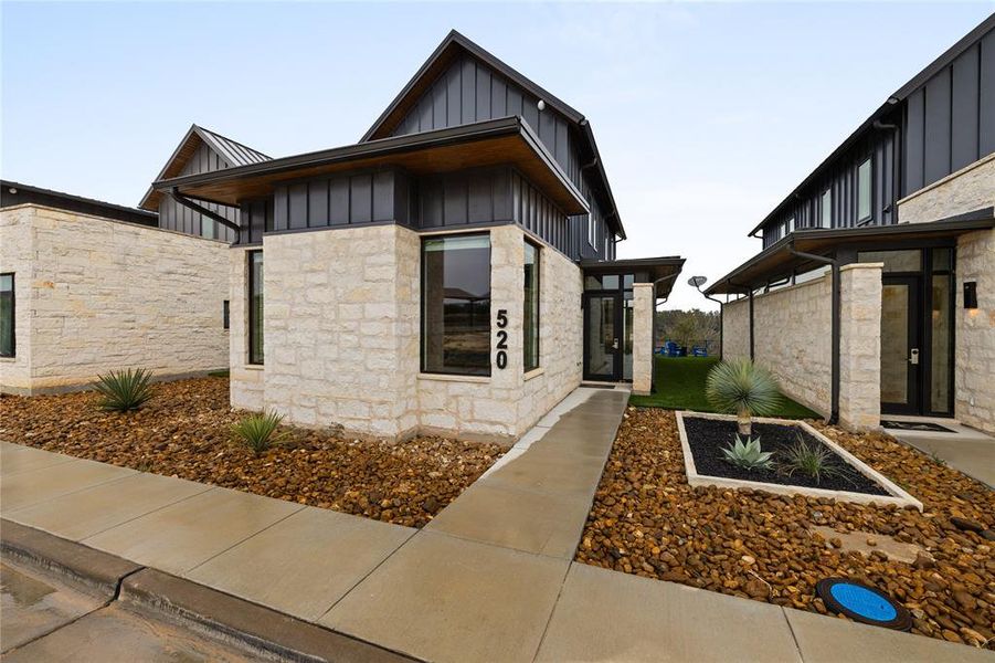 Exterior details and patio area of a home in , Iredell (Image 23).