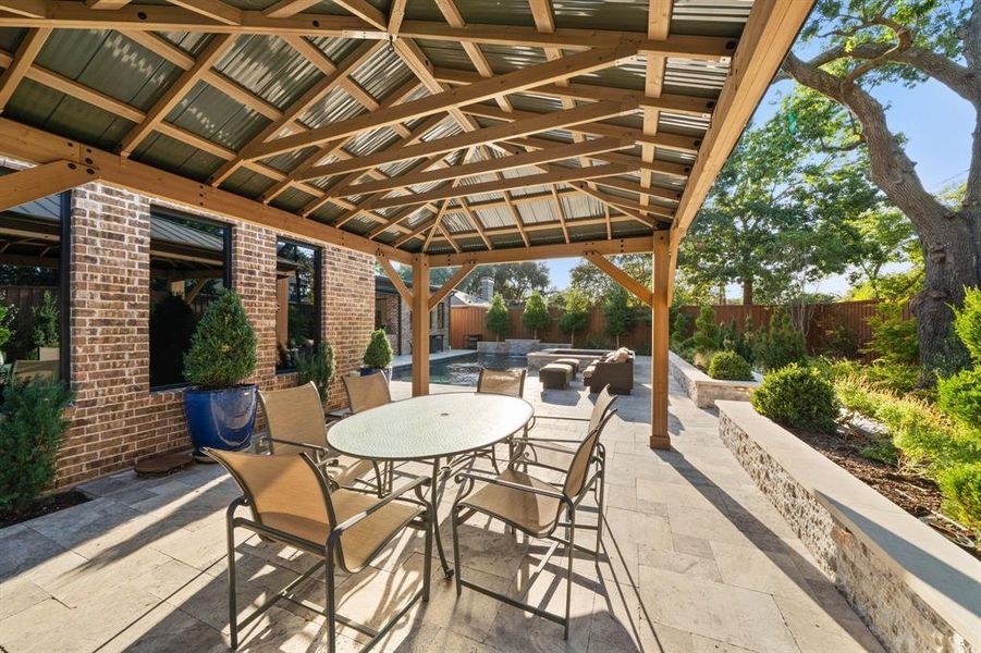 Community amenities in , Dallas (Image 26). Community amenities in , Dallas (Image 26).