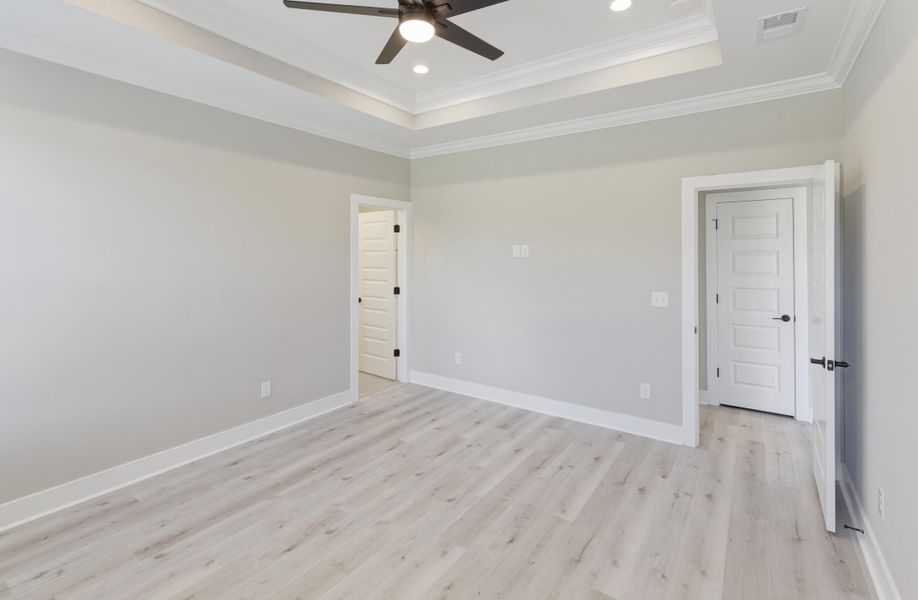 Spacious, unfurnished interior of a new home in , Summerville (Image 19).