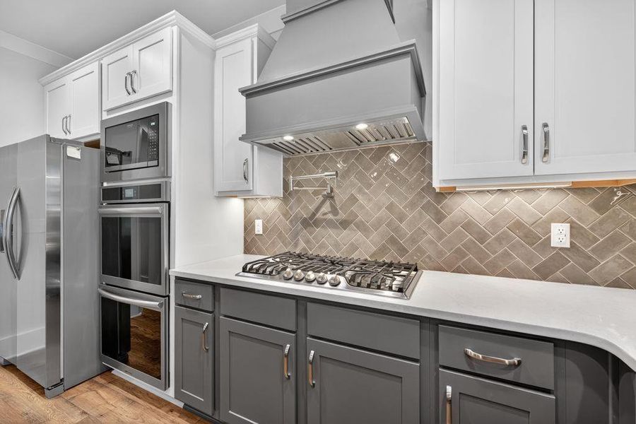 Furnished interior view inside a new home in Spring Creek, Monroe (Image 3).