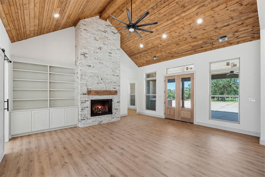 Amazing fireplace with built-ins and vaulted ceiling Amazing fireplace with built-ins and vaulted ceiling