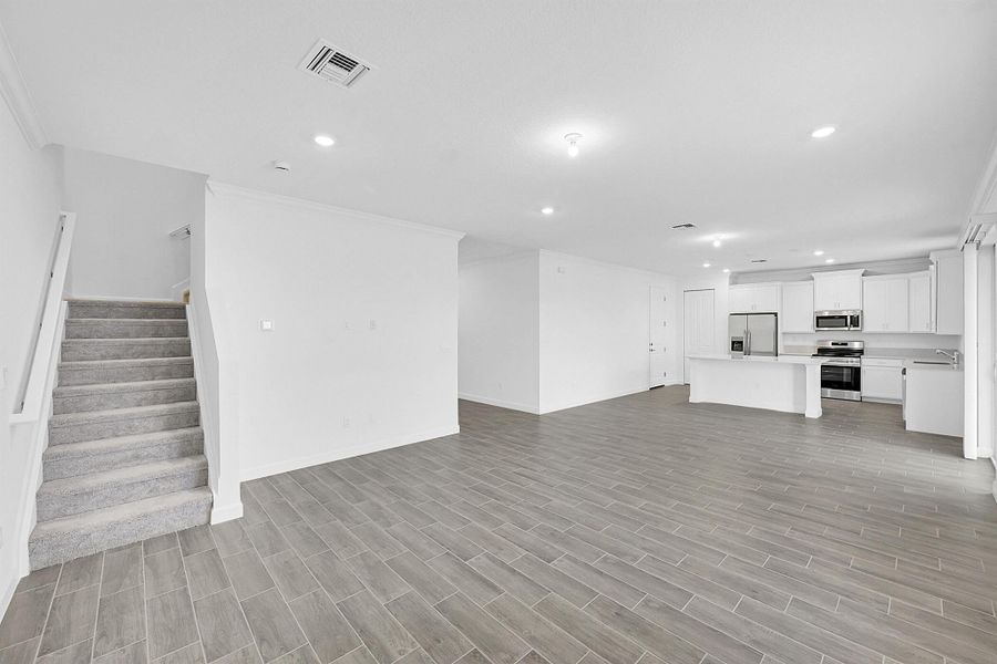 Spacious, unfurnished interior of a new home in Seagrove: The Indies, Fort Pierce (Image 19).