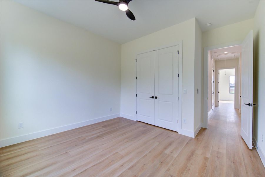 Spacious secondary bedroom on the second floor, perfect for comfort and privacy. Spacious secondary bedroom on the second floor, perfect for comfort and privacy.