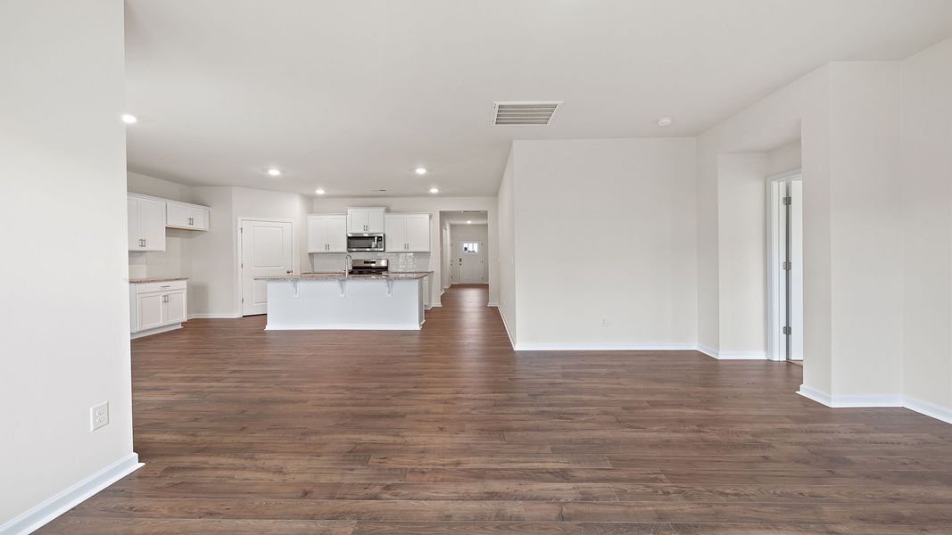 Spacious, unfurnished interior of a new home in Durbin Meadows Traditions, Fountain Inn (Image 22).