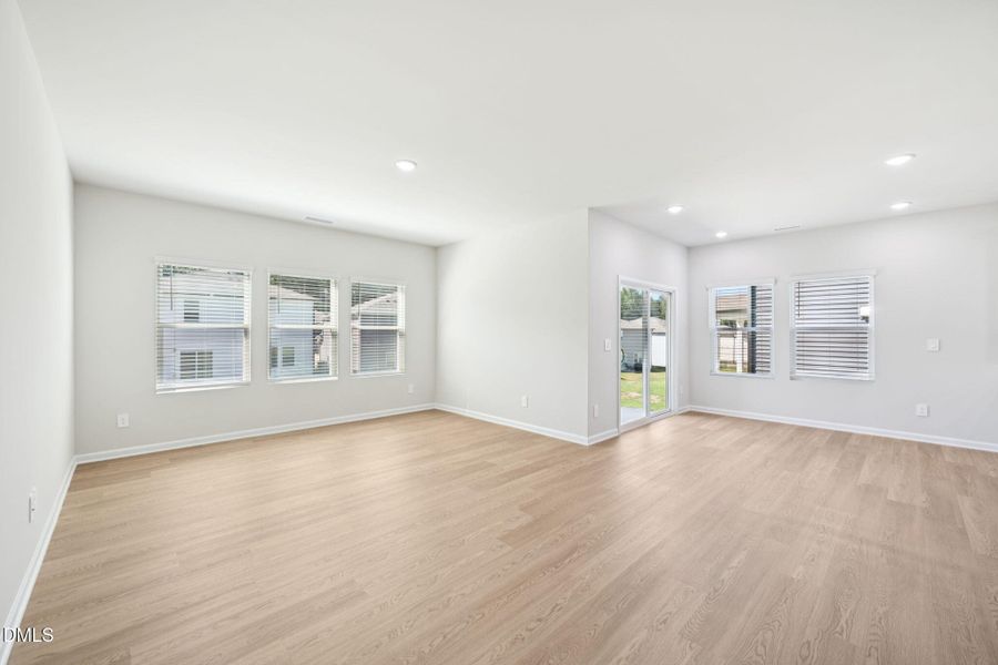 7-web-or-mls-Raleigh - Oak Manor - 713 D