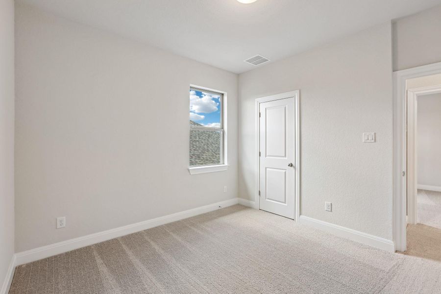 Spacious, unfurnished interior of a new home in 6 Creeks, Kyle (Image 17). Spacious, unfurnished interior of a new home in 6 Creeks, Kyle (Image 17).