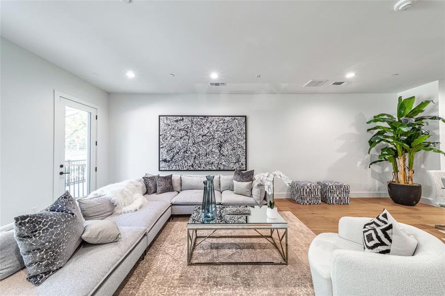 Furnished interior view inside a new home in , Dallas (Image 15). Furnished interior view inside a new home in , Dallas (Image 15).