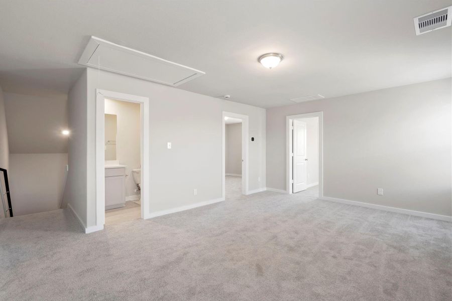 Spacious, unfurnished interior of a new home in , New Caney (Image 16).