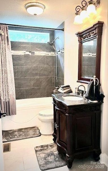 Furnished interior view inside a new home in , Waynesville (Image 10).