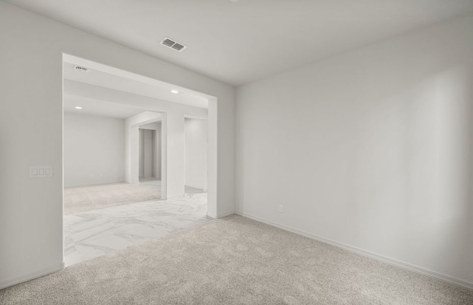 Spacious, unfurnished interior of a new home in Allen Ranches, Litchfield Park (Image 32).
