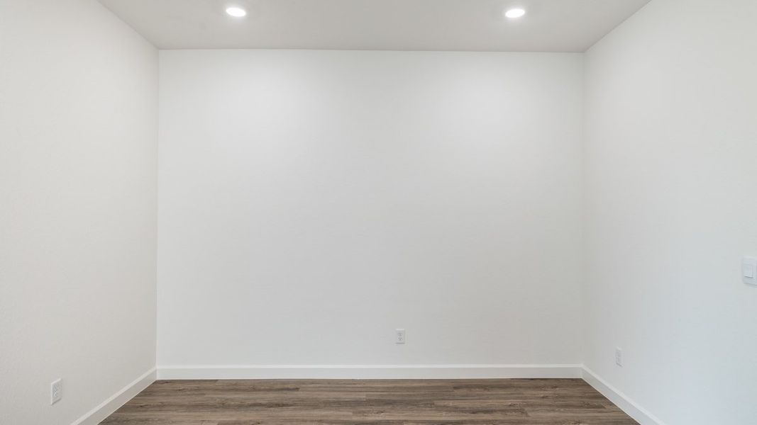 Spacious, unfurnished interior of a new home in Zanjero Pass, Waddell (Image 17).
