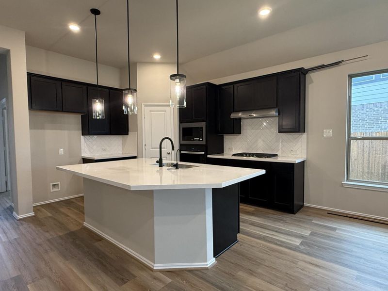 Furnished interior view inside a new home in Valencia, Manvel (Image 8).