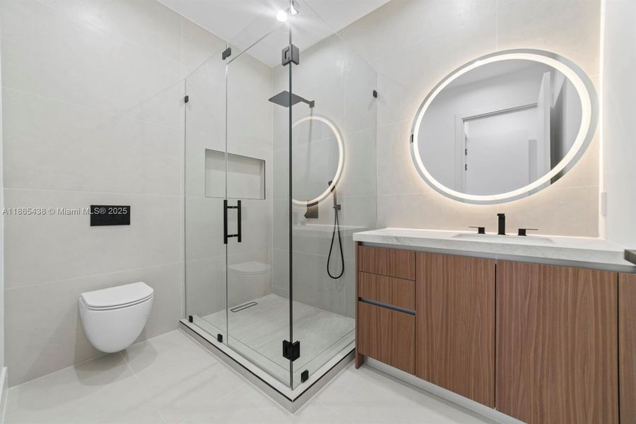 Furnished interior view inside a new home in , Fort Lauderdale (Image 4). Furnished interior view inside a new home in , Fort Lauderdale (Image 4).