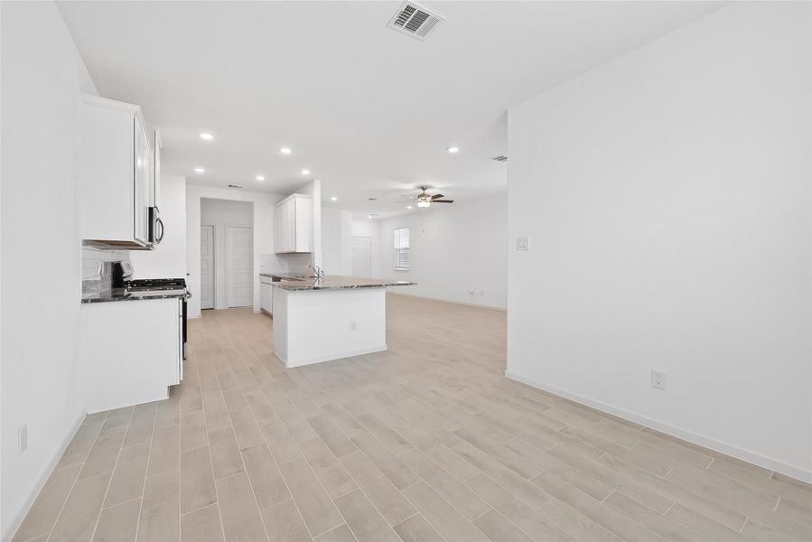 Spacious, unfurnished interior of a new home in Cypress Green, Hockley (Image 27). Spacious, unfurnished interior of a new home in Cypress Green, Hockley (Image 27).