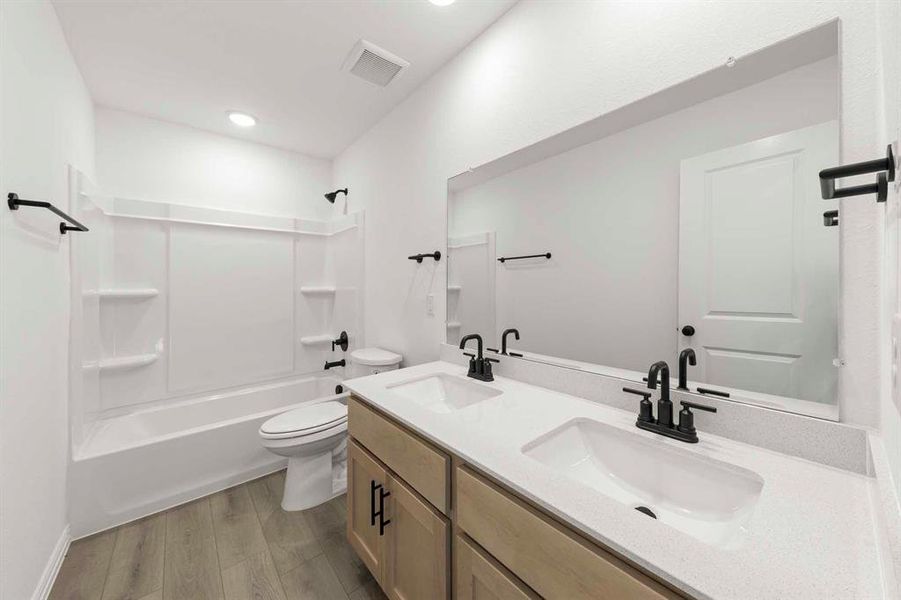 21_22. 2324 Myrtle - 2ND Bath 21_22. 2324 Myrtle - 2ND Bath