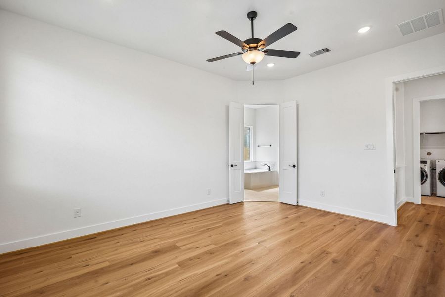 Spacious, unfurnished interior of a new home in Wood Leaf Reserve, Tomball (Image 16). Spacious, unfurnished interior of a new home in Wood Leaf Reserve, Tomball (Image 16).