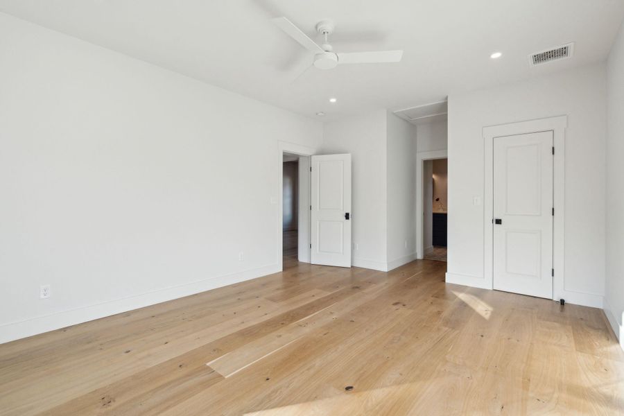 Spacious, unfurnished interior of a new home in , Mount Pleasant (Image 42).