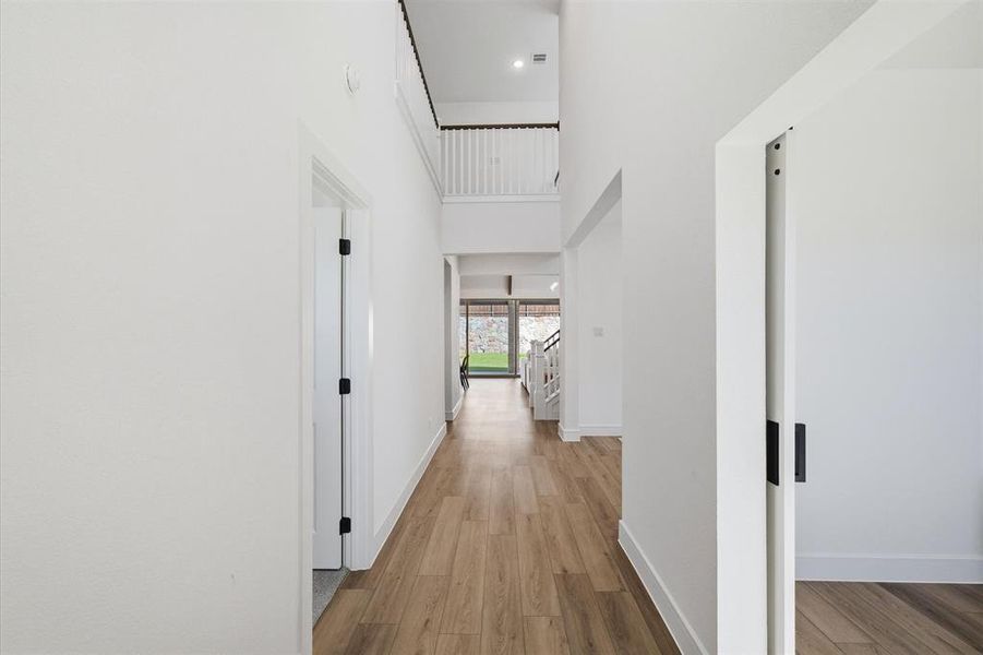 Spacious, unfurnished interior of a new home in Monterra, Fate (Image 19).