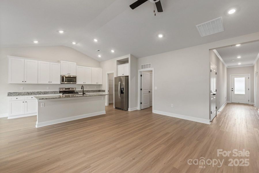 Spacious, unfurnished interior of a new home in Ascot Woods, Charlotte (Image 20). Spacious, unfurnished interior of a new home in Ascot Woods, Charlotte (Image 20).