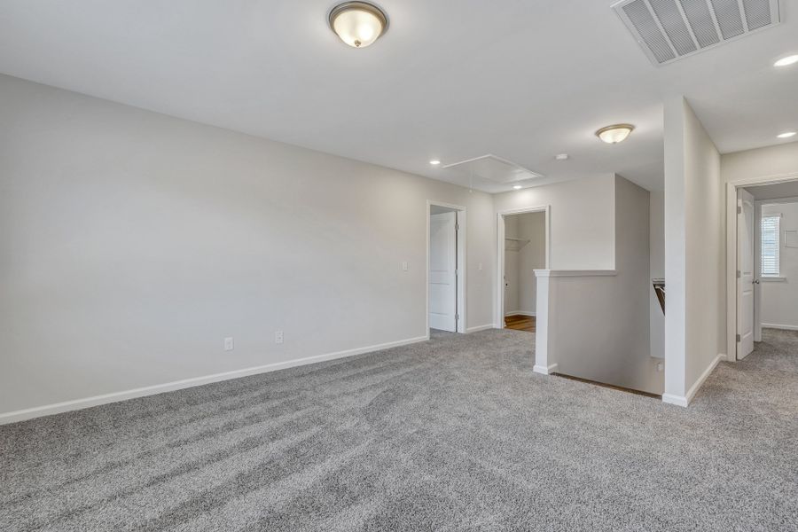 Spacious, unfurnished interior of a new home in Heritage at New Riverside, Bluffton (Image 23).