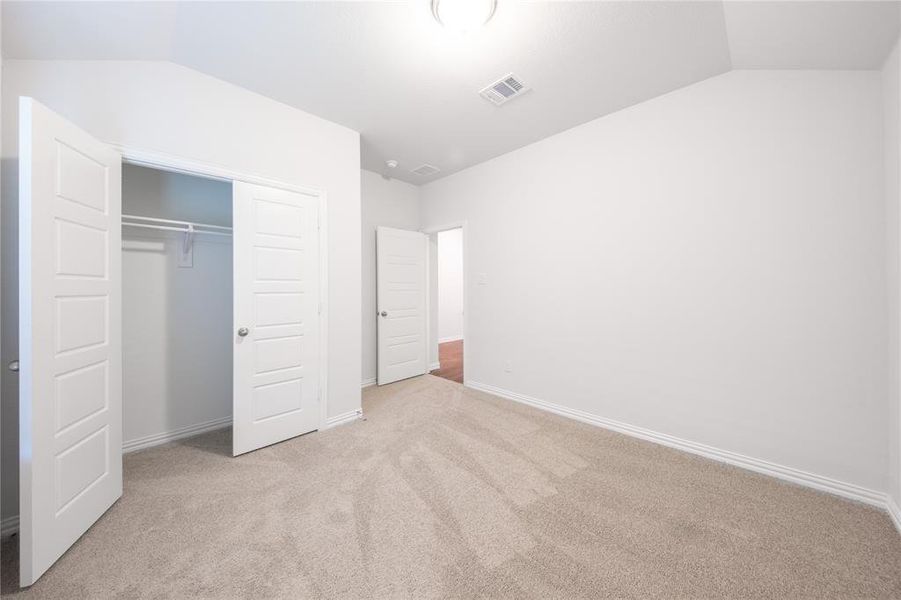 Spacious, unfurnished interior of a new home in Churchill: Meadows 50', Anna (Image 20). Spacious, unfurnished interior of a new home in Churchill: Meadows 50', Anna (Image 20).