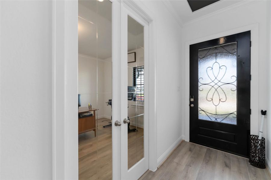 Entryway with upgraded tray ceilings. Entryway with upgraded tray ceilings.