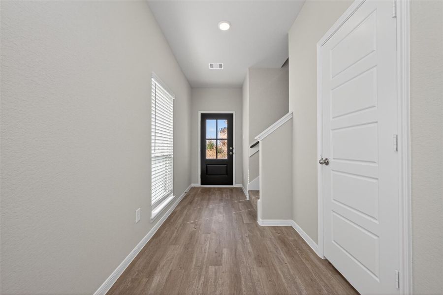 Spacious, unfurnished interior of a new home in Woodland Lakes, Houston (Image 38).