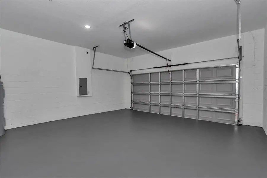 Spacious, unfurnished interior of a new home in , Ocala (Image 36).