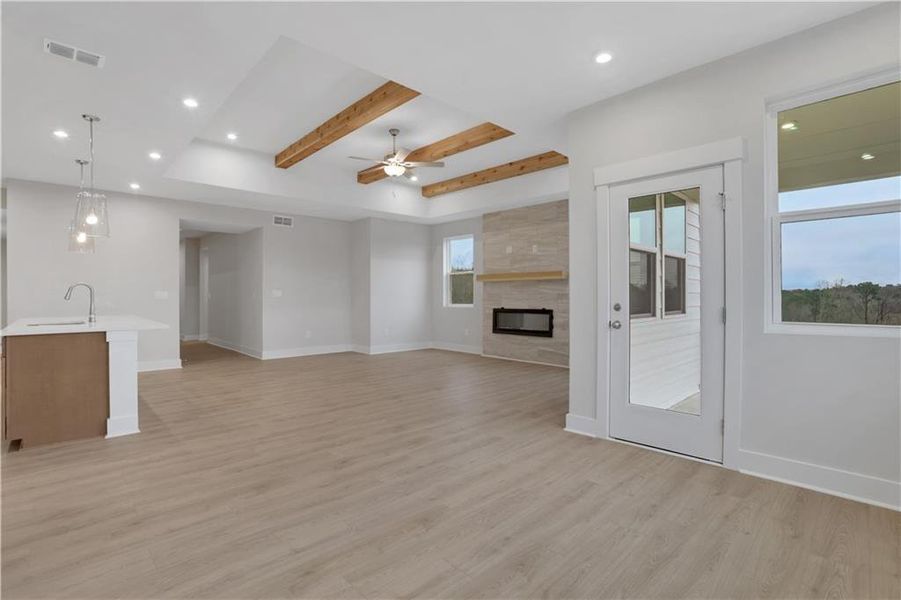 Spacious, unfurnished interior of a new home in Cambridge at Steels Bridge, Canton (Image 23).