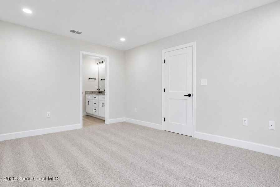 Spacious, unfurnished interior of a new home in Palm Bay, Palm Bay (Image 11).
