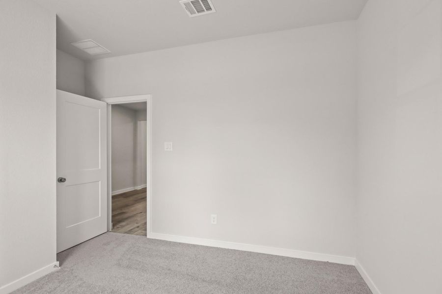 Spacious, unfurnished interior of a new home in Crockett Meadows, Cut and Shoot (Image 12).