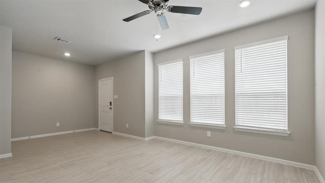 Spacious, unfurnished interior of a new home in Orchard Village, Fort Worth (Image 17). Spacious, unfurnished interior of a new home in Orchard Village, Fort Worth (Image 17).