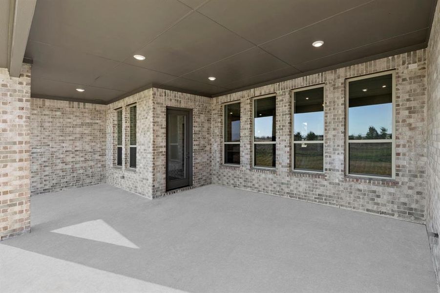 25. 512 Birthright - Patio