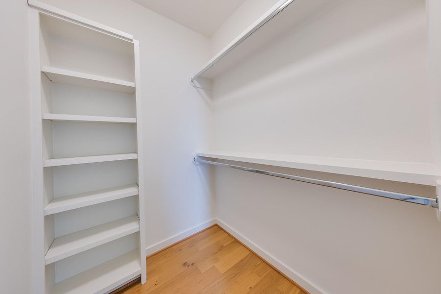 Spacious, unfurnished interior of a new home in , Houston (Image 24).