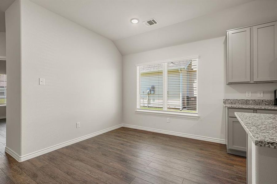 Spacious, unfurnished interior of a new home in Rocky Creek Crossing, Fort Worth (Image 11). Spacious, unfurnished interior of a new home in Rocky Creek Crossing, Fort Worth (Image 11).