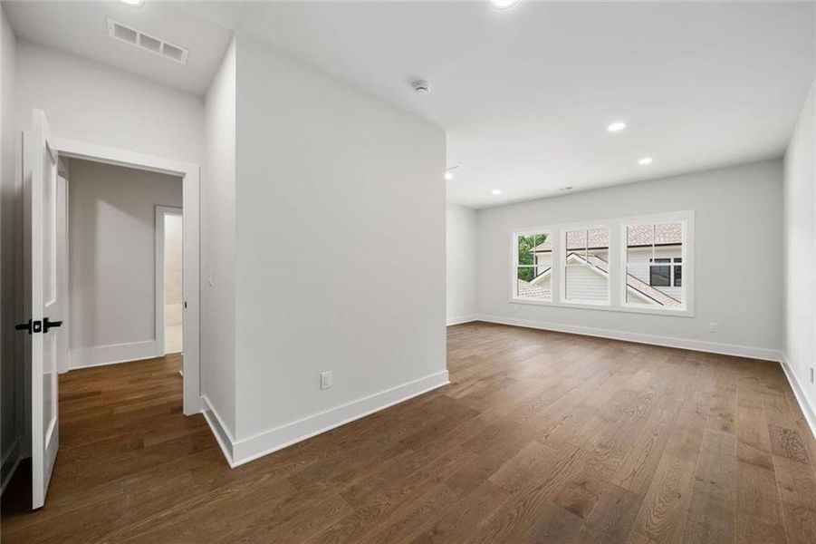 Spacious, unfurnished interior of a new home in , Atlanta (Image 45).