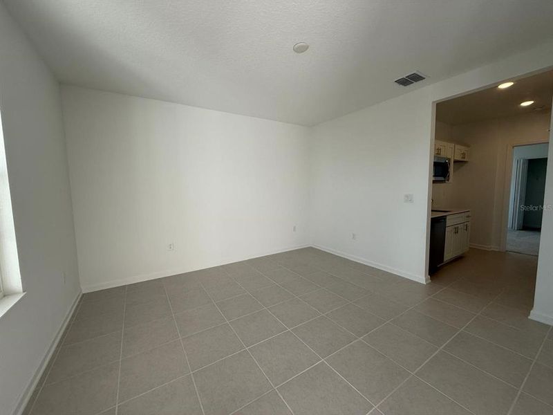 Spacious, unfurnished interior of a new home in , Kissimmee (Image 44).
